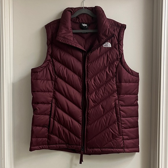 The North Face Women's Maroon Quilted Vest - Picture 1 of 4